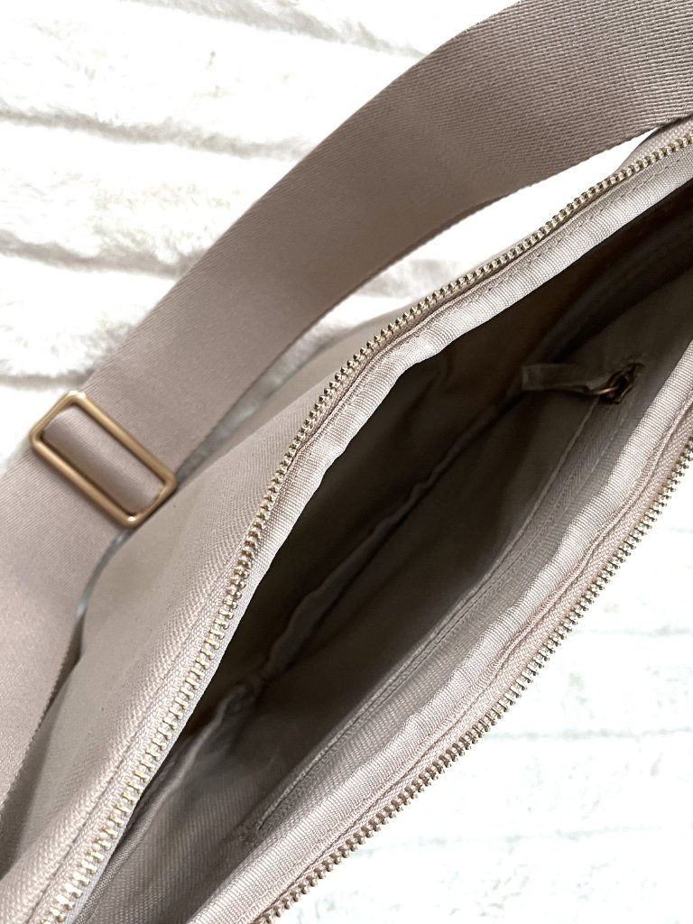 Nwt July Everyday Canvas Limited Edition Crescent Bag (Natural) — image 7 of 8